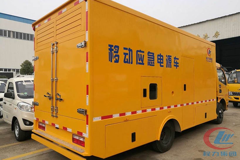 大多利卡電源車側面圖