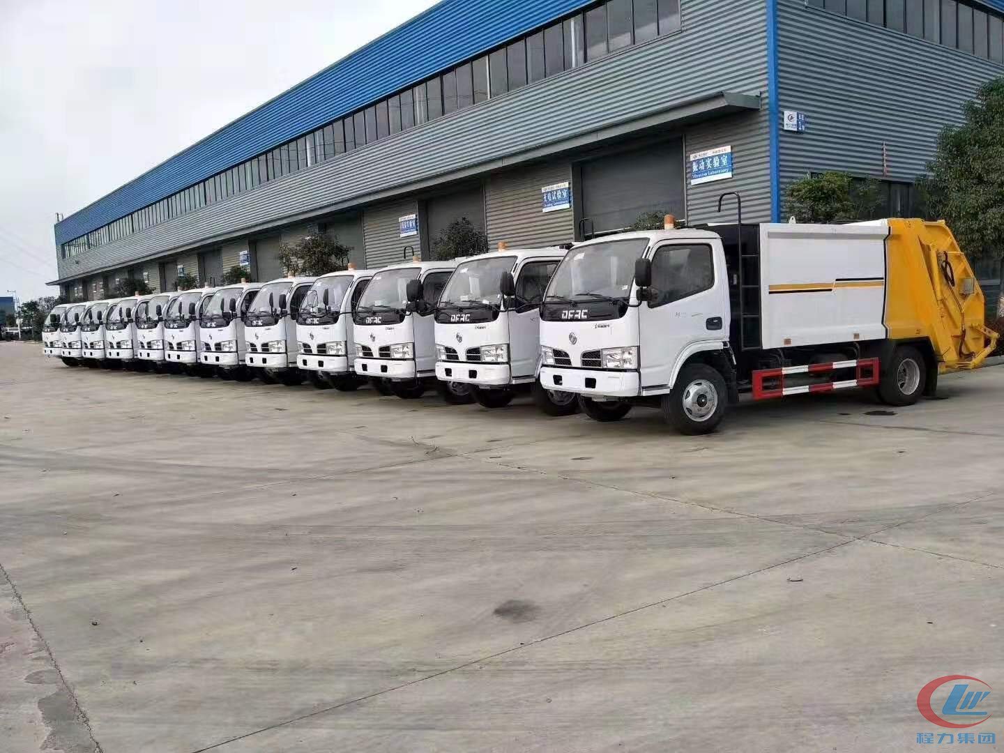 程力汽車集團出口中東地區壓縮垃圾車項目展示